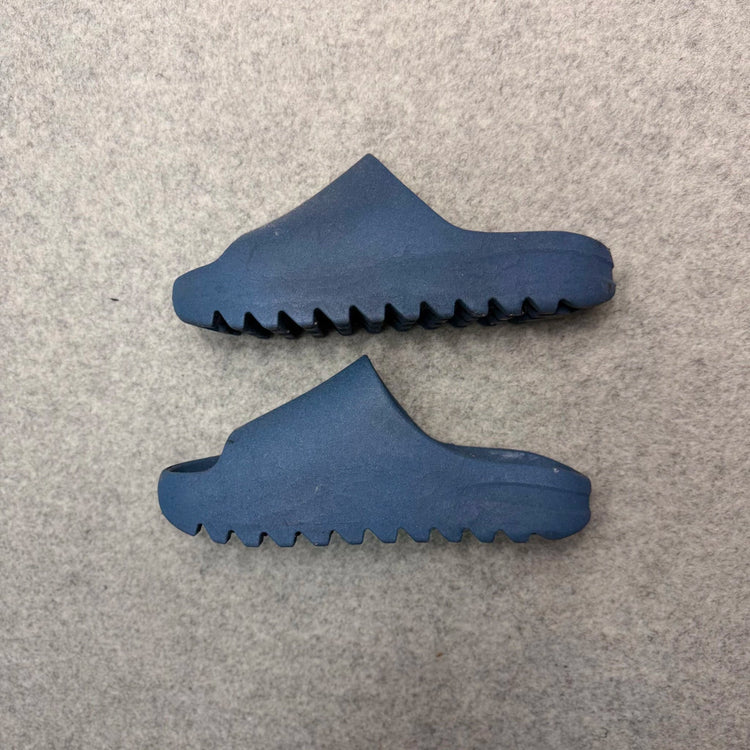 Slide Nuvem Azul Marinho