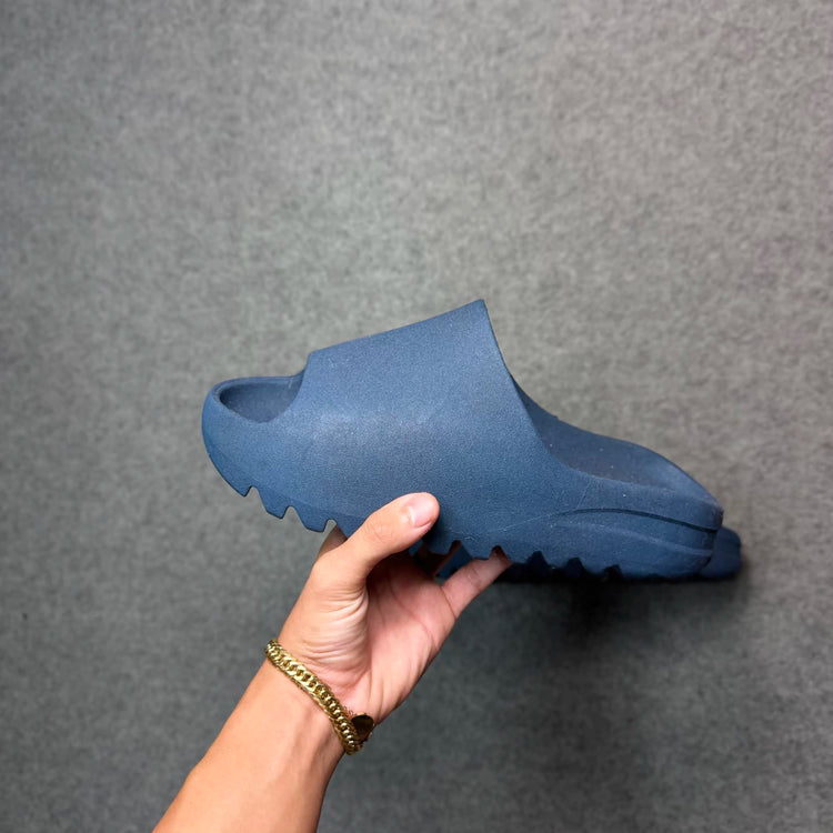 Slide Nuvem Azul Marinho