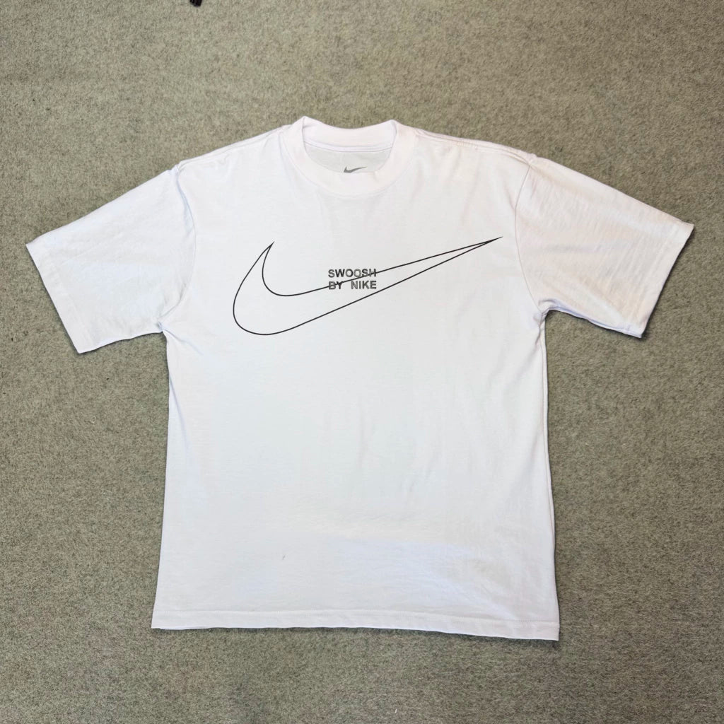 Camiseta Oversize NK Swoosh By White
