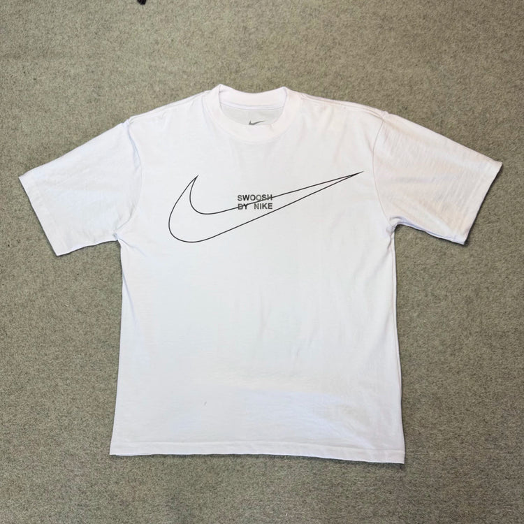 Camiseta Oversize NK Swoosh By White