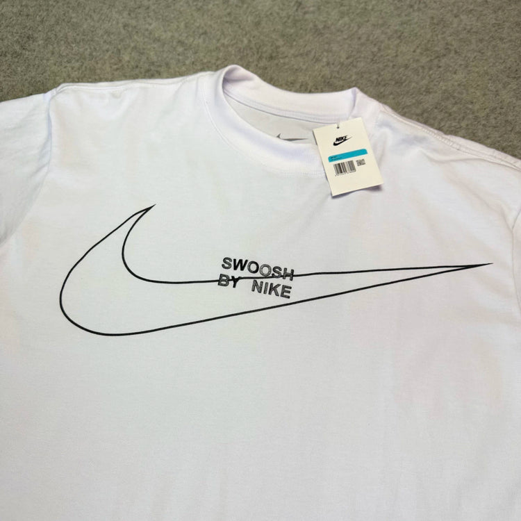 Camiseta Oversize NK Swoosh By White