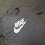 Camiseta NK Futura Cinza