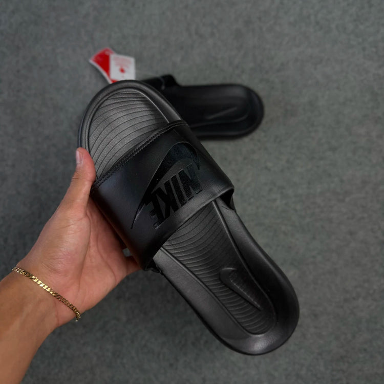 Slide NK Victory Allblack
